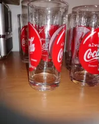Zestaw 10 kolekcjonerskich szklanek coś cola — ujęcie 3