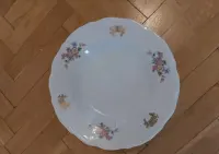 Zestaw porcelanowych talerzy — ujęcie 5