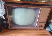 Telewizor agat z lat 60 — ujęcie 2