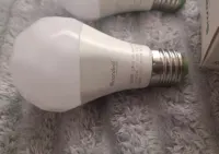 inteligentna żarówka LED Nanoleaf Essentials GU10 — ujęcie 2