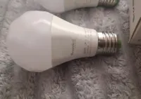 inteligentna żarówka LED Nanoleaf Essentials GU10 — ujęcie 2