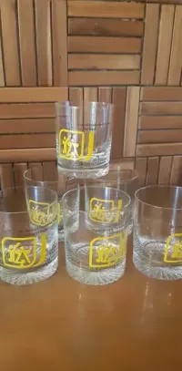 Szkło z PRL - u. Szklanki do alkoholu LIMITOWANA LINIA — ujęcie 4