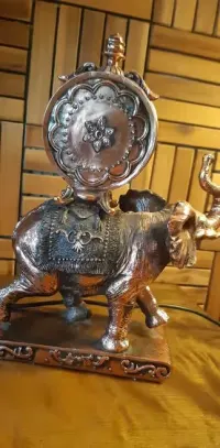 Zegar figurka słoń KWARCOWY — ujęcie 2