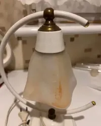 Lampka nocna biała — ujęcie 3