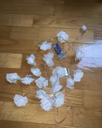 lampki światełka na łańcuchu led na baterie — ujęcie 2