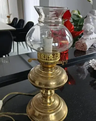 Lampka nocna starocie I antyki — praca Mikołaj O., Tomaszów