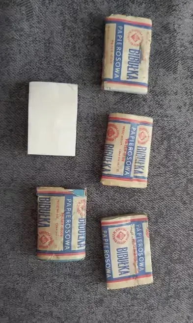 Bibułki papierosowe kolekcja żywiecka fabryka papieru lata 60te — praca Agata, Nakło nad Notecią