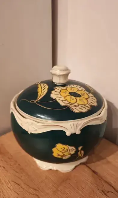 Bombonierka, porcelana , duża — praca Jenna, Poznań