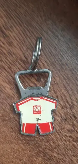 Breloczek prl otwieracz — praca Łukasz, Zakrzewo