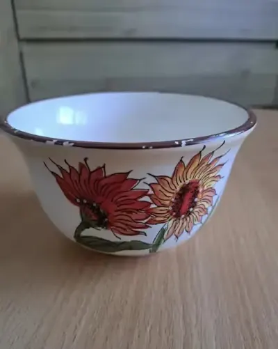 Dawna porcelanowa  miseczka. — praca Halda, Przasnysz