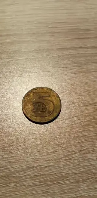 Dwie monety 5 złotych 1976 i 1977 bez znaku mennicy — praca Jakub, Pęgów