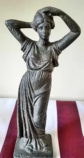 Figurka kobiety z brązu - 21 cm — praca Włodzimierz, Ostrów Wielkopolski