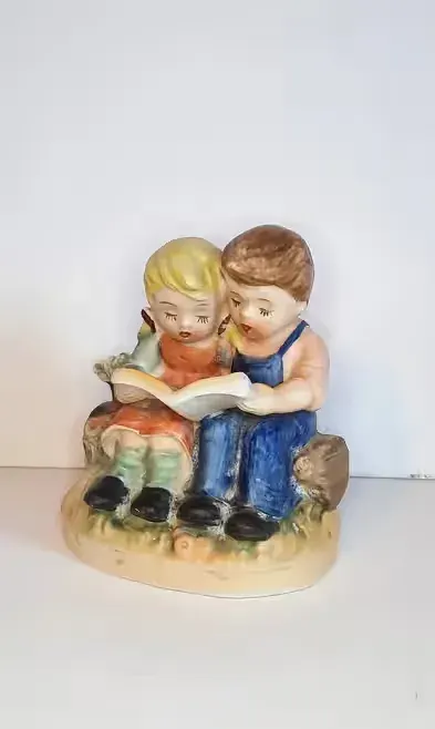 Figurka porcelanowa — praca Janek, Toruń