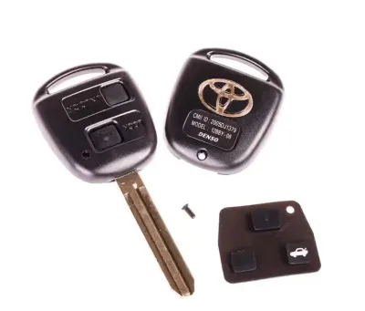 Kolekcja konfiguracja 2 przyciski kluczyk do Toyota logo — praca Kamil, Wrocław
