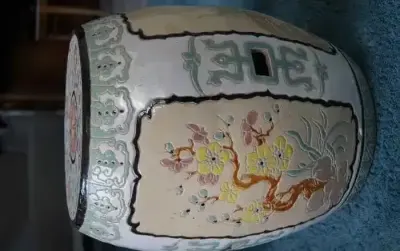 kolekcjonerski puf ceramiczny — praca Joanna, Lublin