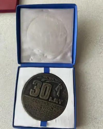Medal PRL 30 lat centralnego związku spółdzielczości pracy — praca Łukasz Ch, Oława