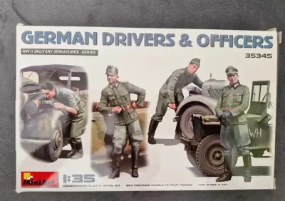 MiniArt 35345 - German Drivers & Officers (1:35) V — praca Mati, Bielsko-Biala