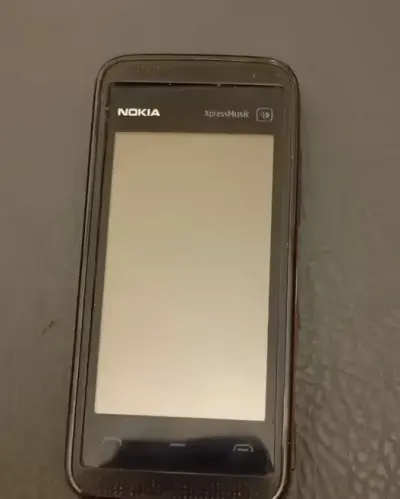 Nokia model 5530 uszkodzona dla kolekcjonerów — praca Sławek, Toruń