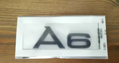 Nowy emblemat przyklejany znaczek A6 czarny logo czarne | srebrne — praca Marek, Karpacz