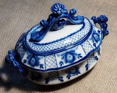 Porcelanowa bomboniera Ghzel, Rosja — praca Krzysiek, Wrocław