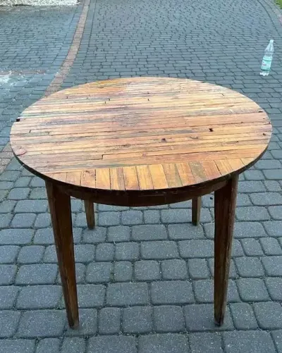 stary drewniany stół do sprzedania — praca Katarzyna, Chęciny