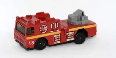 Wóz strażacki Fire Rescue 18 1:64 model metalowy resorak vintage retro — praca RIIDII, Wrocław