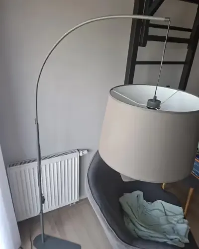 Lampa stojąca łuk — praca Ewa, Tulce