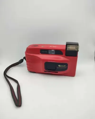 aparat fotograficzny Fuji DL-15. — praca Iadviga Liebied, Wrocław