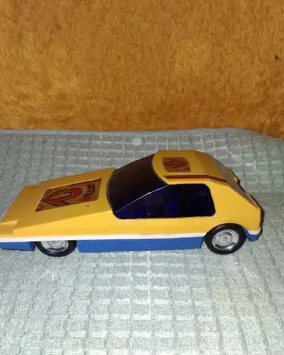 Auto zabawka rosyjska — praca Piotr, Poznań