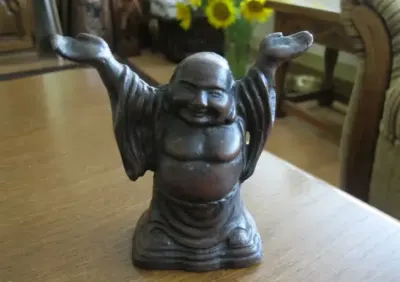 Budda, odlew z ciemnego metalu, stara ręczna praca, idealna. — praca Jarek, Wrocław