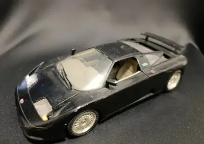 Bugatti EB 110 - 1991 samochód METALOWY model Bburago 1/18 — praca Tetiana, Wrocław