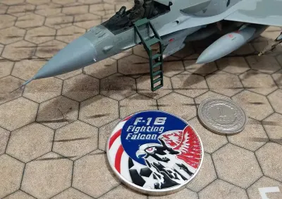 Challenge Coin F-16 Fighting Falcon — praca Mieczysław, Gdańsk
