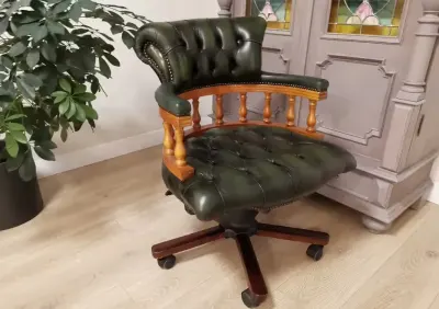 Gabinetowy FOTEL chesterfield kapitański 848/2025 — praca Jakub, Szczecin