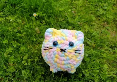 Kotek na szydełku pastelowy — praca Dia, Wrocław