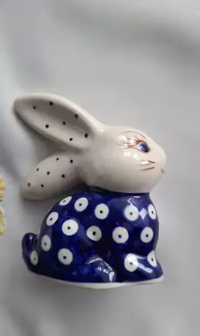 Królik figurka Bolesławiec  ceramika — praca Benia, Kraków