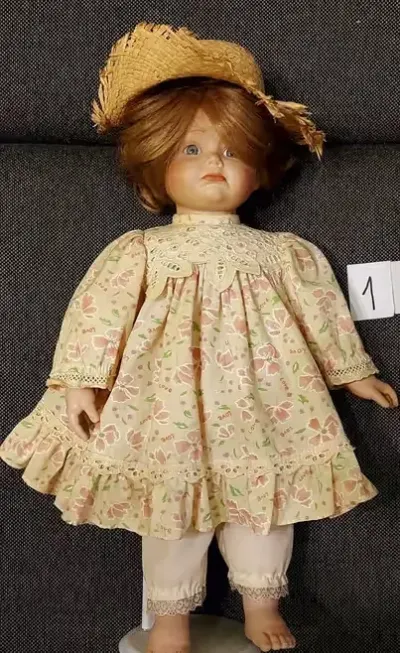 Lalka kolekcjonerska .Porcelana z dbałością o szczegóły. — praca Poliski, Kraków