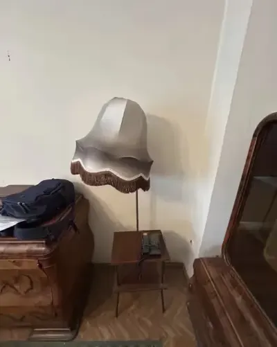 Lampa ze stolikiem PRL abażur — praca Ewa, Łódź