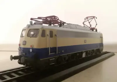 Lokomotywa elektrowóz 1962 HO retro kolejka nie Piko TT prl — praca Mefiu, Poznań