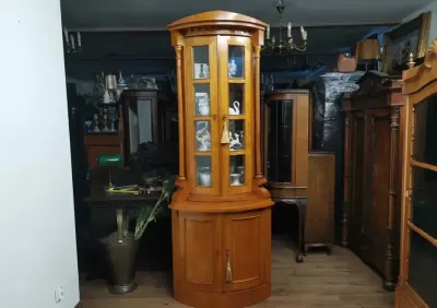 Narożna  witryna  biedermeier  brzoza kątnik antyk 970/2026 — praca Jakub, Szczecin