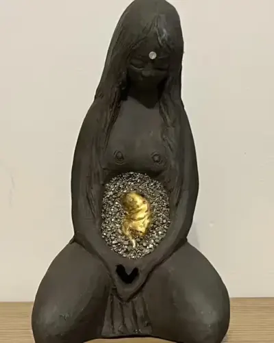 Phillipa Bowers Mother Source/Matka – Źródło Życia  – rzeźba artystyczna — praca Ola, Kraków