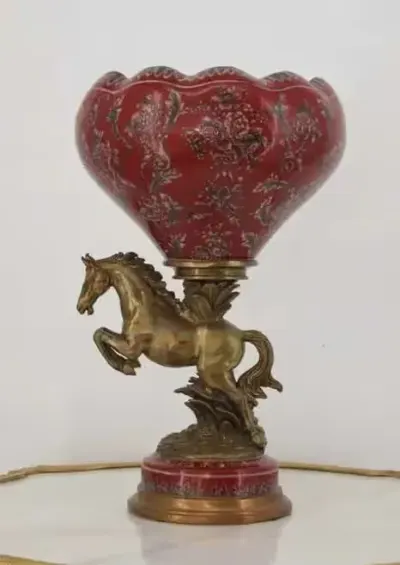 Porcelanowy Puchar Wazon - Czerwona Waza - Porcelana + Brąz - Koń — praca AntykiDecco, Kraków