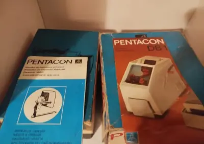 Przystawka do slajdów plus rzutnik Pentacon — praca Robert, Łódź