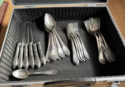 sztućce ZSRR (w walizce zastępczej) z melchioru zestaw wschodni CENA OBNIŻONA — praca Anna, Poznań
