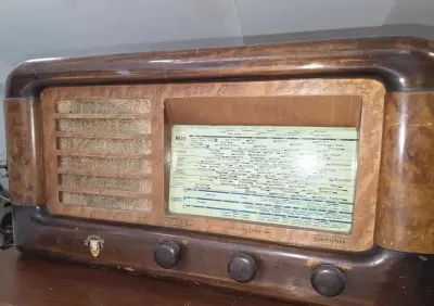 Unikatowe radio lampowe Magneti Marelli Nilo Bianco (lata 40.) – rzadki klasyk — praca ClearGoldfinch579, Kraków