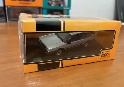 Volkswagen Passat B2 1985 iXO models 1:43 — praca Maciej, Wrocław