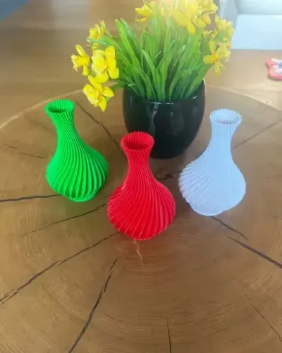 Wazony wykonane z 3D — praca Blaz, Gdańsk