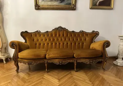 Wyjątkowy komplet wypoczynkowy: kanapa i 2 fotele, stylizowane na francuskie rokoko / Ludwik XV — praca Rob, Warszawa