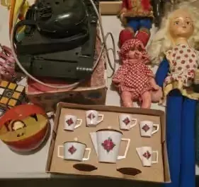 Zabawki duza ilosc prl/ zabawki, lalki/ gry prl/ auta prl/ maski/ nart — praca Stare ale Jare, Poznań