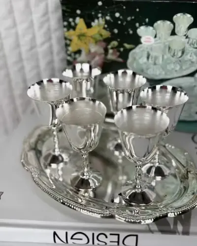 Zestaw vintage, srebrzony, do aperitifu i sznapsa w oryginalnym pudełku — praca Nela Picks Antiques, Gdańsk