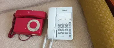 Stare aparaty telefoniczne. — praca DankaG, Gdańsk